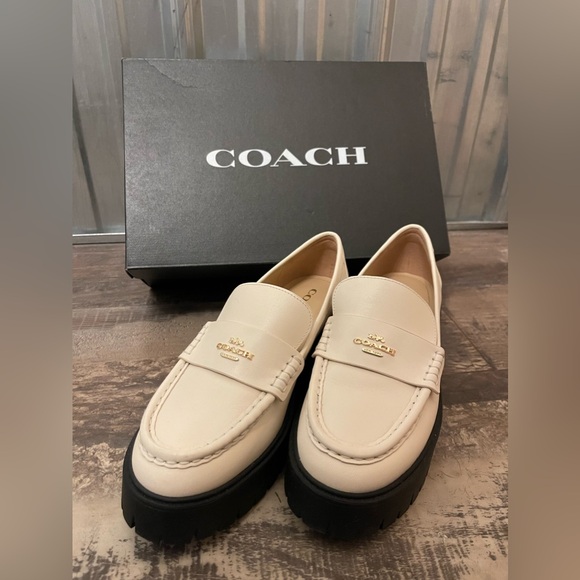 Coach Ruthie Loafer size 7- barely worn! - Picture 1 of 7